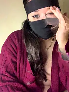 Webcam Model (Rozzaa)  is live.Free join now!