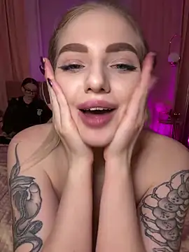 HugeBoobsAlice's Live Sex Cam Show