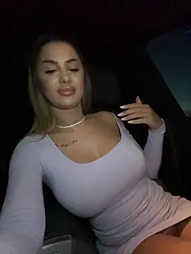 Webcam Model (KirstieVegas)  is live.Free join now!