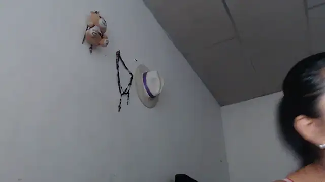 adrixxx38 - Adrixxx38's free webcam - UK Sex Cams