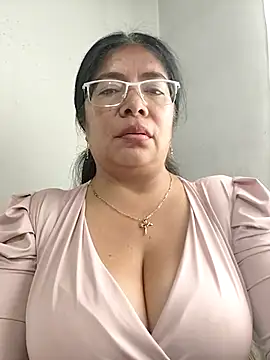 __valentina18 - __valentina18's free webcam - UK Sex Cams