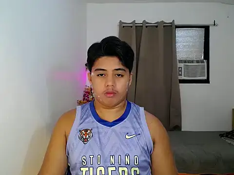 Hugecock2hundle_intown