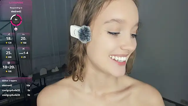 SerrenaAa from StripChat is Freechat