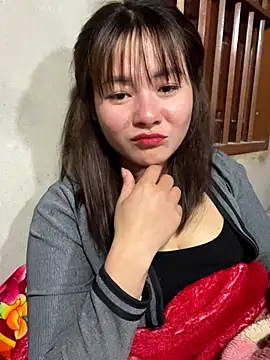 Webcam Model (Star_fruit)  is live.Free join now!