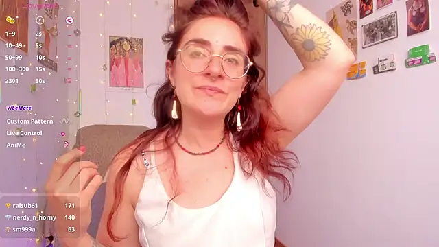 linda_giggle - Linda_giggle's free webcam - UK Sex Cams