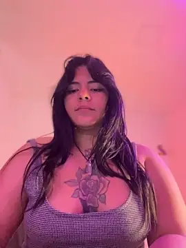 Webcam Model (JulianaCastillo)  is live.Free join now!