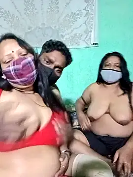 LoveOnStream Live Webcam on Stripchat