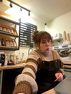 Webcam Model (cinnabon_)  is live.Free join now!