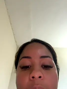 Webcam Model (alibellsex)  is live.Free join now!