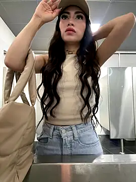 Webcam Model (Eva-bonny)  is live.Free join now!