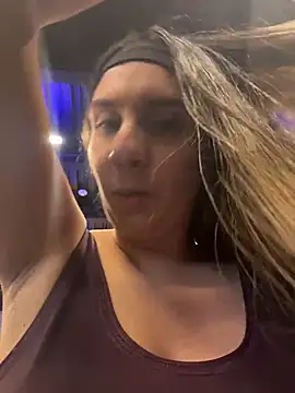 sarah_honey__ Live Webcam on Stripchat