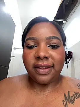 Webcam Model (angelGgold)  is live.Free join now!