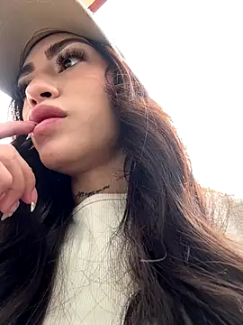 Webcam Model (Eva-bonny)  is live.Free join now!