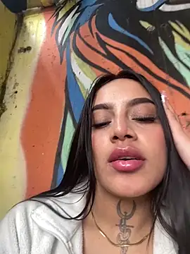 Webcam Model (Emily_sharlot)  is live.Free join now!