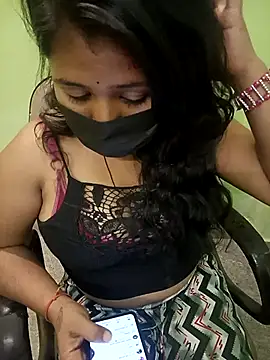 Webcam Model (Lipstickss)  is live.Free join now!