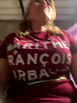 Webcam Model (dirty-mother34)  is live.Free join now!