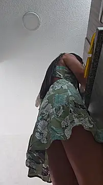 Webcam Model (miaeyes)  is live.Free join now!