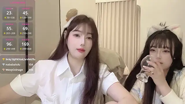 Follyise Live Webcam on Stripchat