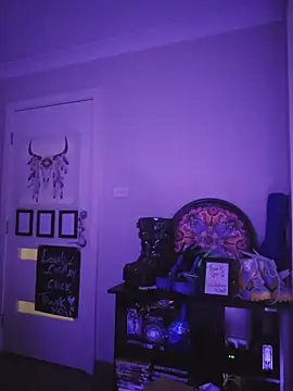 Webcam Model (lonely_Cosplay_chick)  is live.Free join now!