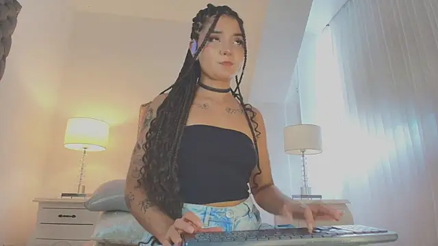 Emma_Torres__