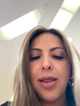 _abril-office1 (Ask my age) - FirstSquirt Today 💦💦💦