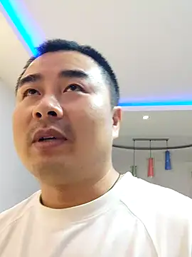 guozuo Live Webcam on Stripchat