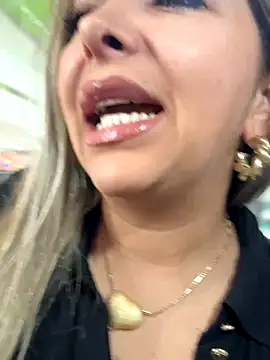 _Abril-Office1 Live Webcam on Stripchat