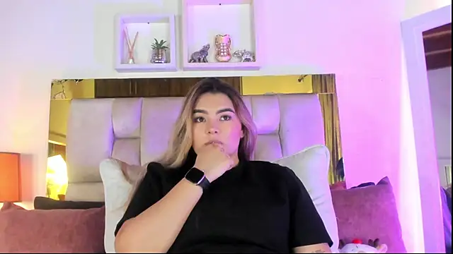 emmy_r - Emmy_r's free webcam - UK Sex Cams