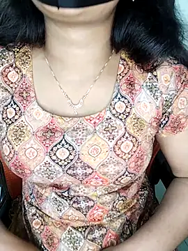 Webcam Model (Tapur-)  is live.Free join now!