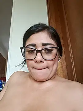 Webcam Model (Monse--145)  is live.Free join now!