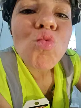 Webcam Model (disneey2888)  is live.Free join now!