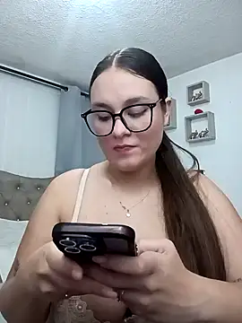 Webcam Model (valeria_gomezx)  is live.Free join now!