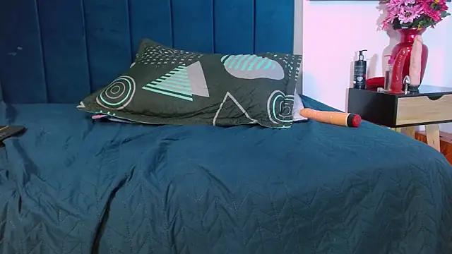 kloe_wish webcam stripchat model stream image