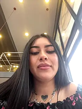 Webcam Model (emily_22x)  is live.Free join now!