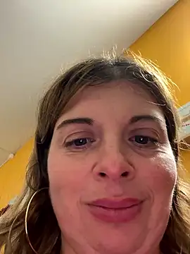 Webcam Model (Lombada)  is live.Free join now!