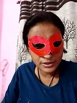 Webcam Model (Gullapi)  is live.Free join now!