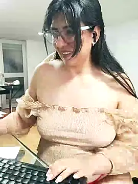 Webcam Model (aisha_latina)  is live.Free join now!