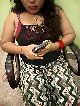 Webcam Model (Lipstickss)  is live.Free join now!