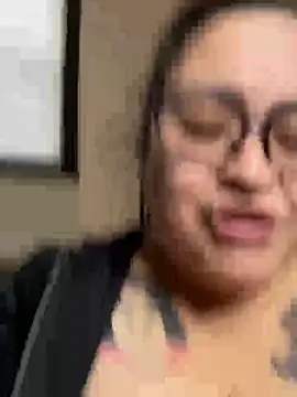 Webcam Model (Tillymarie)  is live.Free join now!