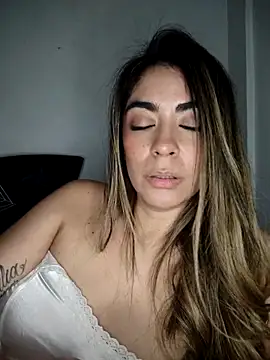 Webcam Model (CristalHeart_)  is live.Free join now!