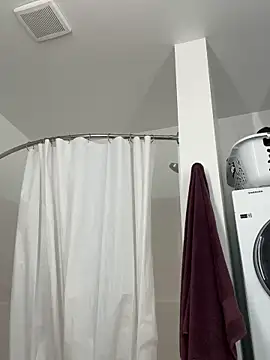 Webcam Model (Your_Paris)  is live.Free join now!