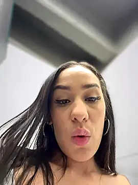 Webcam Model (__IRIS__)  is live.Free join now!