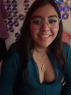 Webcam Model (love_queen02)  is live.Free join now!