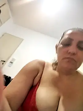 Webcam Model (Lunita86)  is live.Free join now!