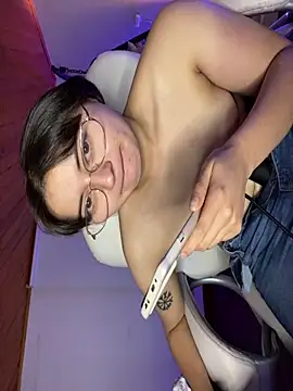 Webcam Model (Camila_pinkk)  is live.Free join now!