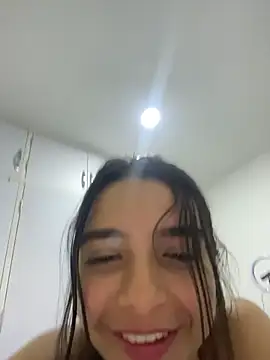 Webcam Model (violeta365)  is live.Free join now!