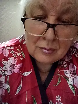 Webcam Model (Alexia64231)  is live.Free join now!