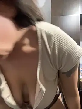 Webcam Model (hotcookie28)  is live.Free join now!