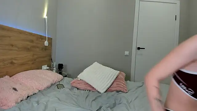 AmaiRin live show on StripChat 