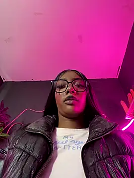 Webcam Model (TIFFANYYSTAR)  is live.Free join now!